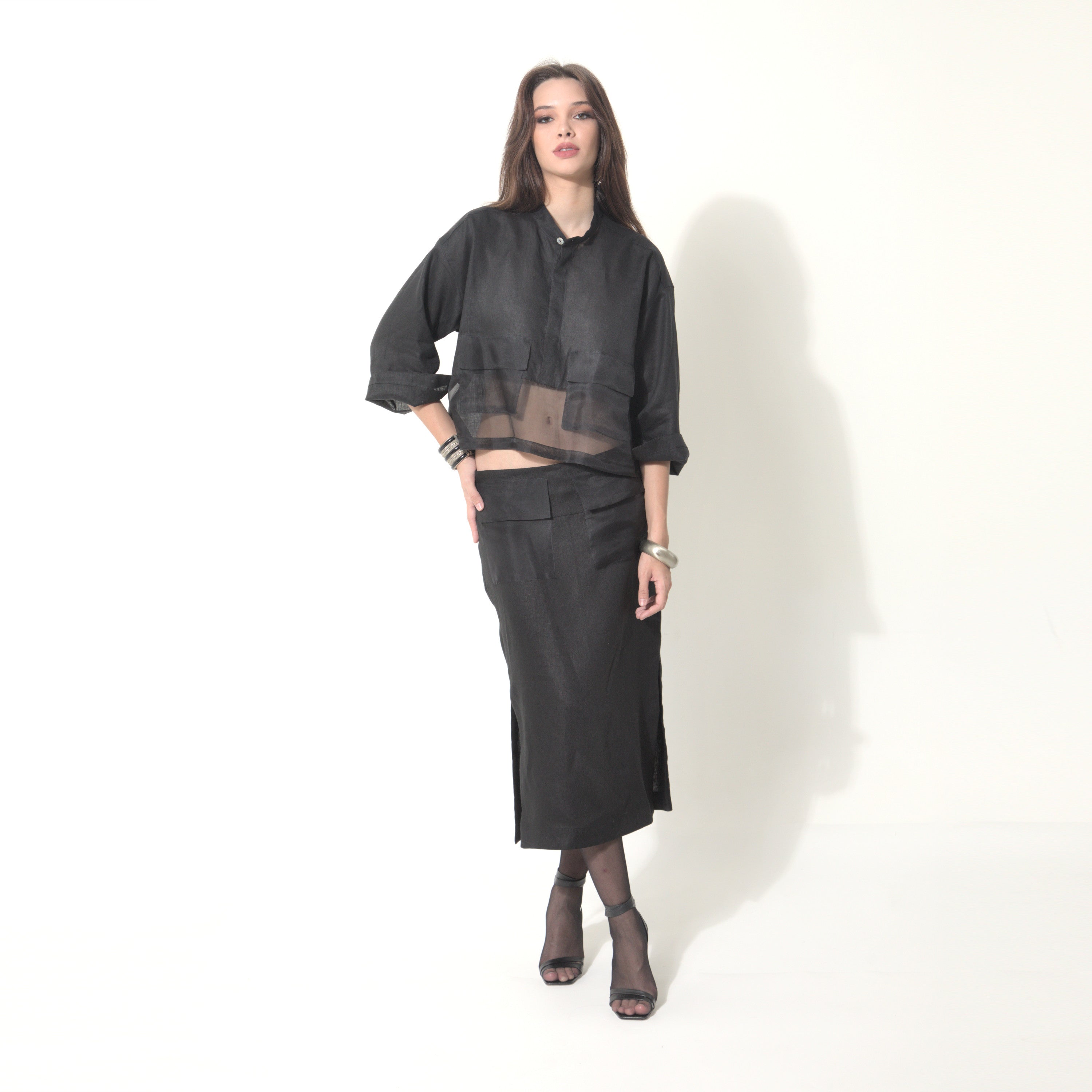 Gauri - Saia em linho e bolsos de organza