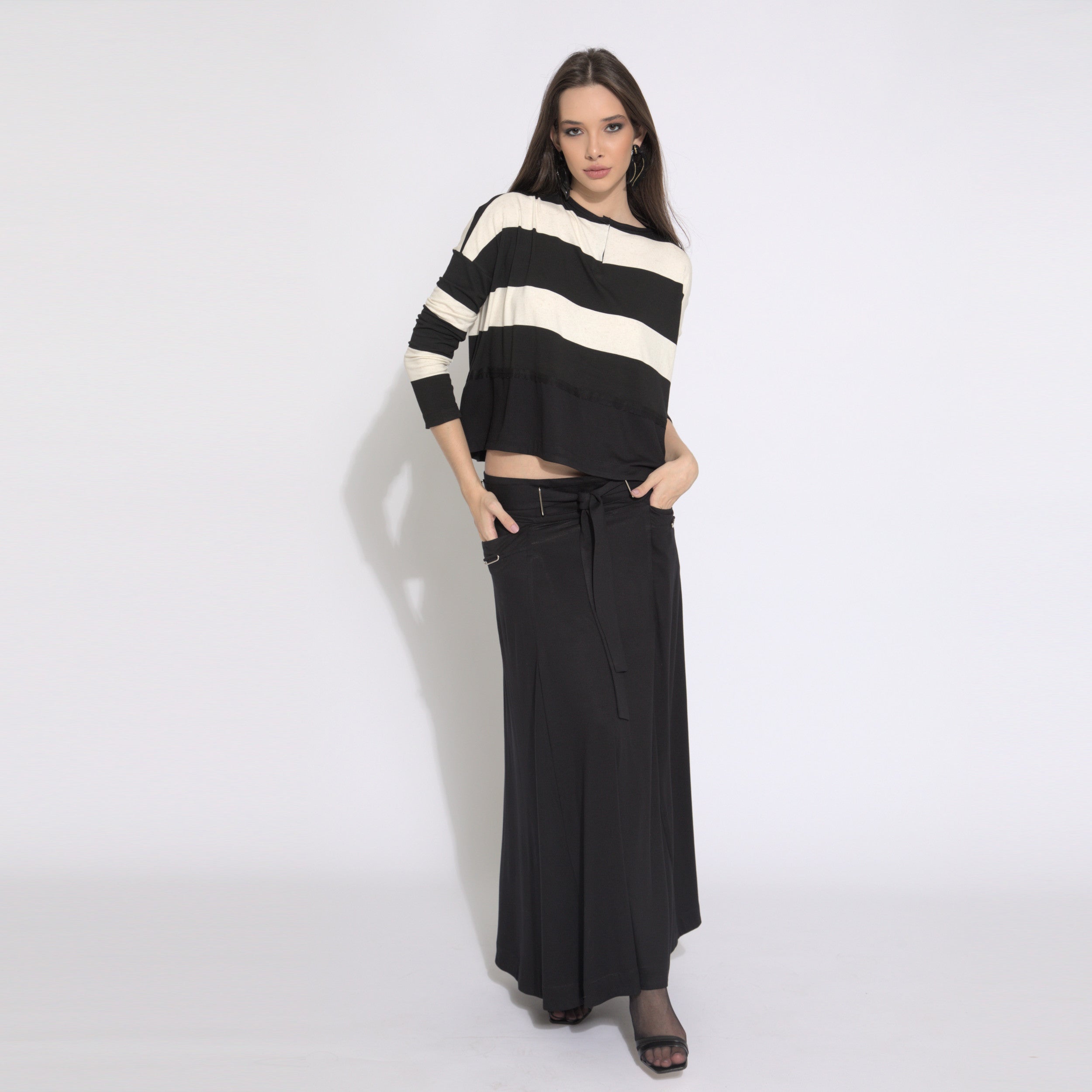 Milla - Saia maxi em malha na cor preta