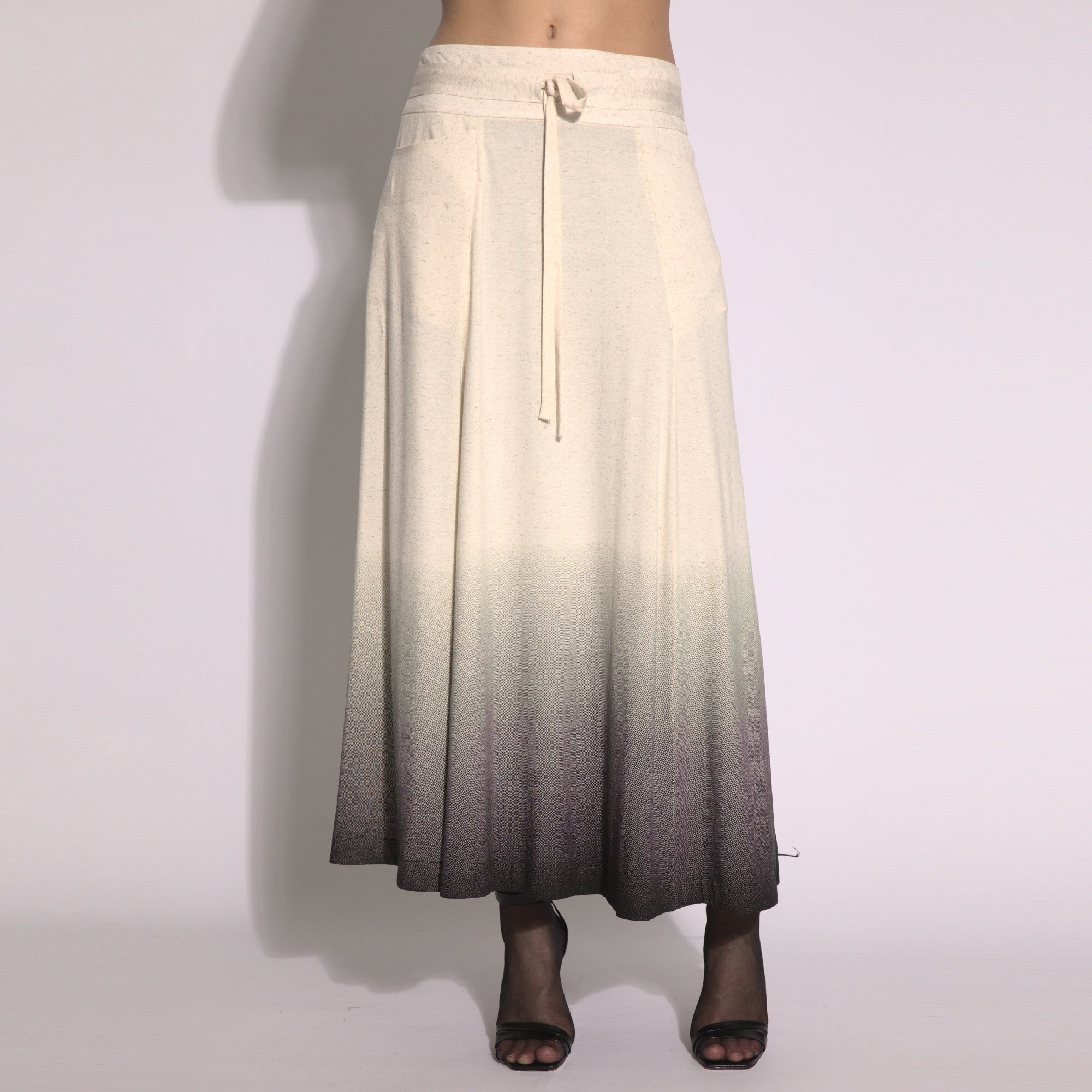 Angelina - Saia maxi em malha degradê na  cor linho e argila
