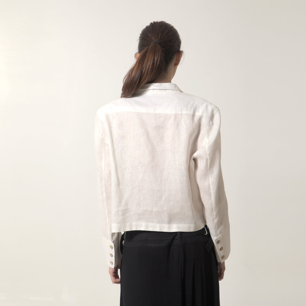 Ivana - blusa de linho leve com corte blazer