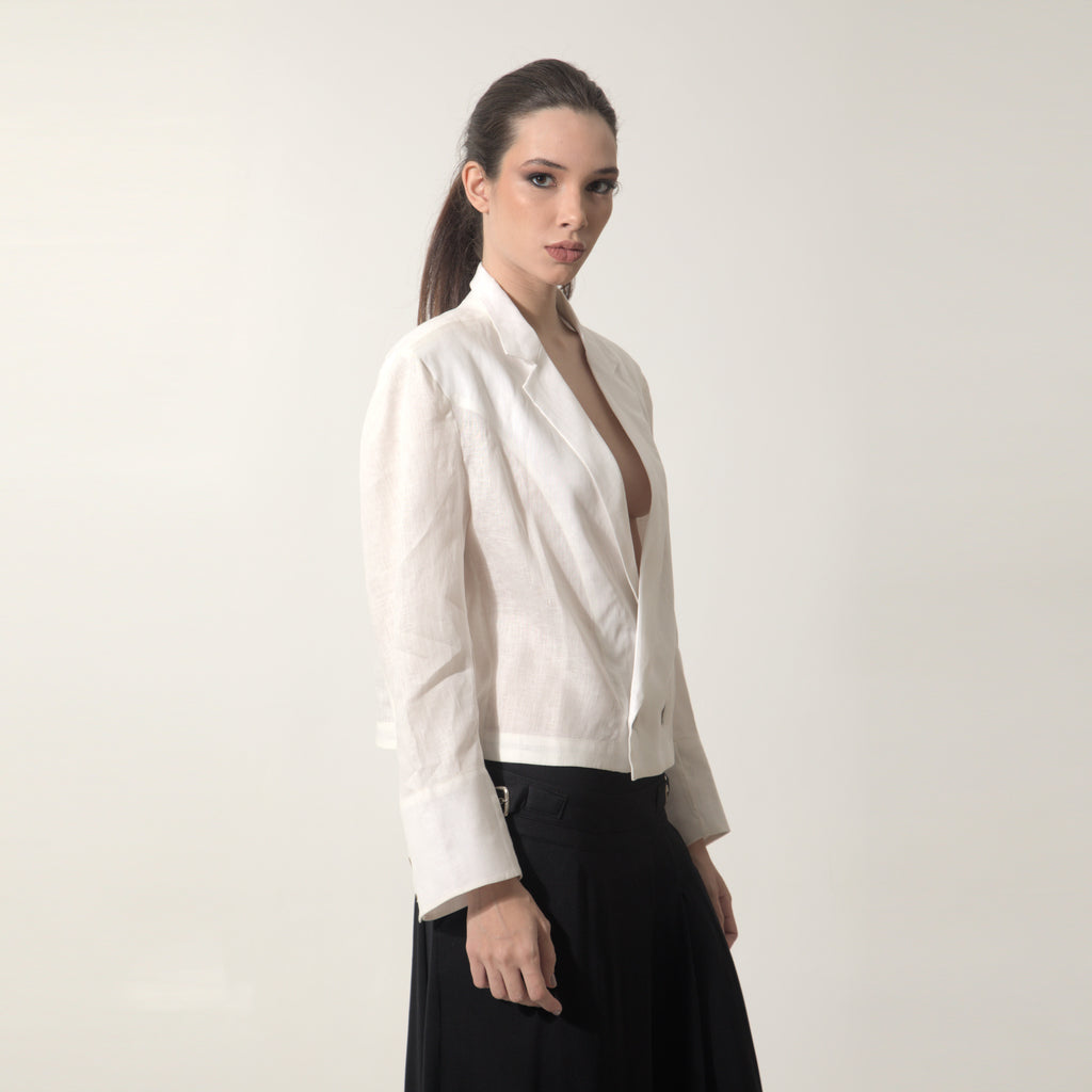 Ivana - blusa de linho leve com corte blazer