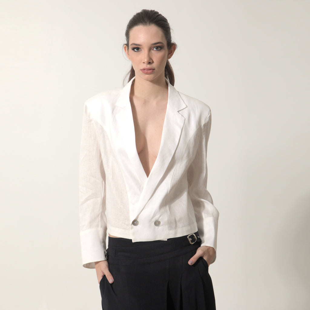 Ivana - blusa de linho leve com corte blazer