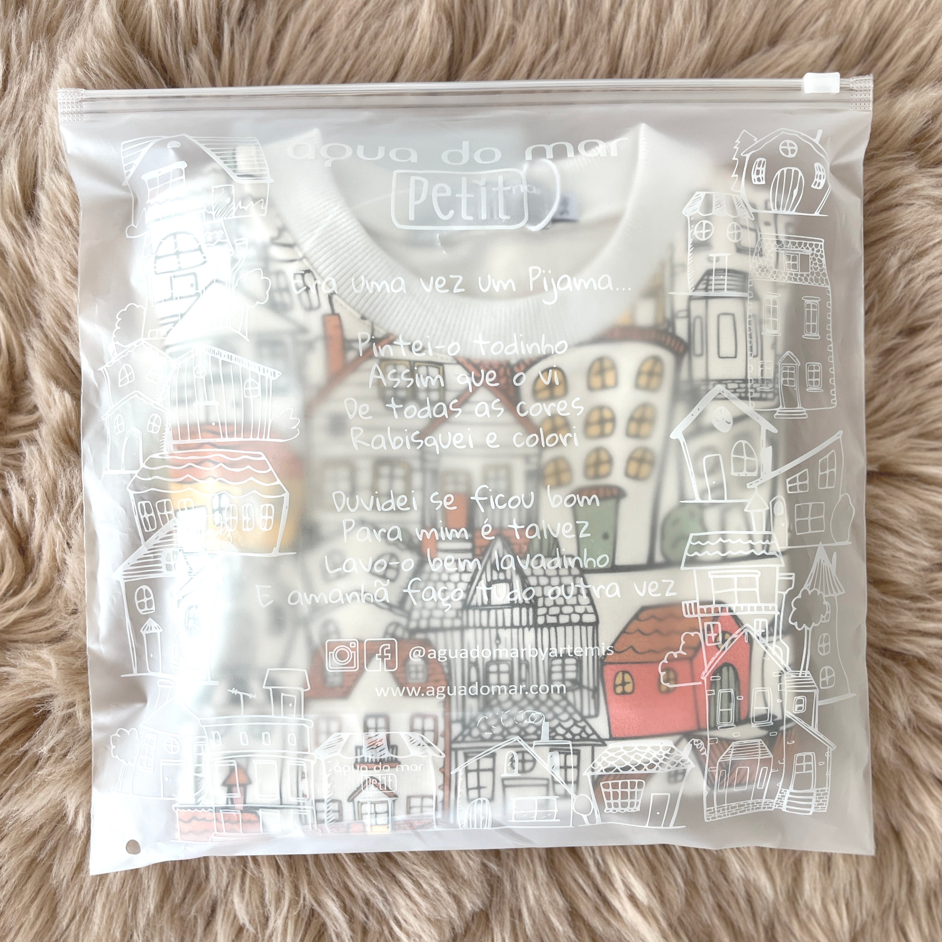 Kit Pijama Casinha - kit criativo para crianças com pijama para colorir e casinha montável