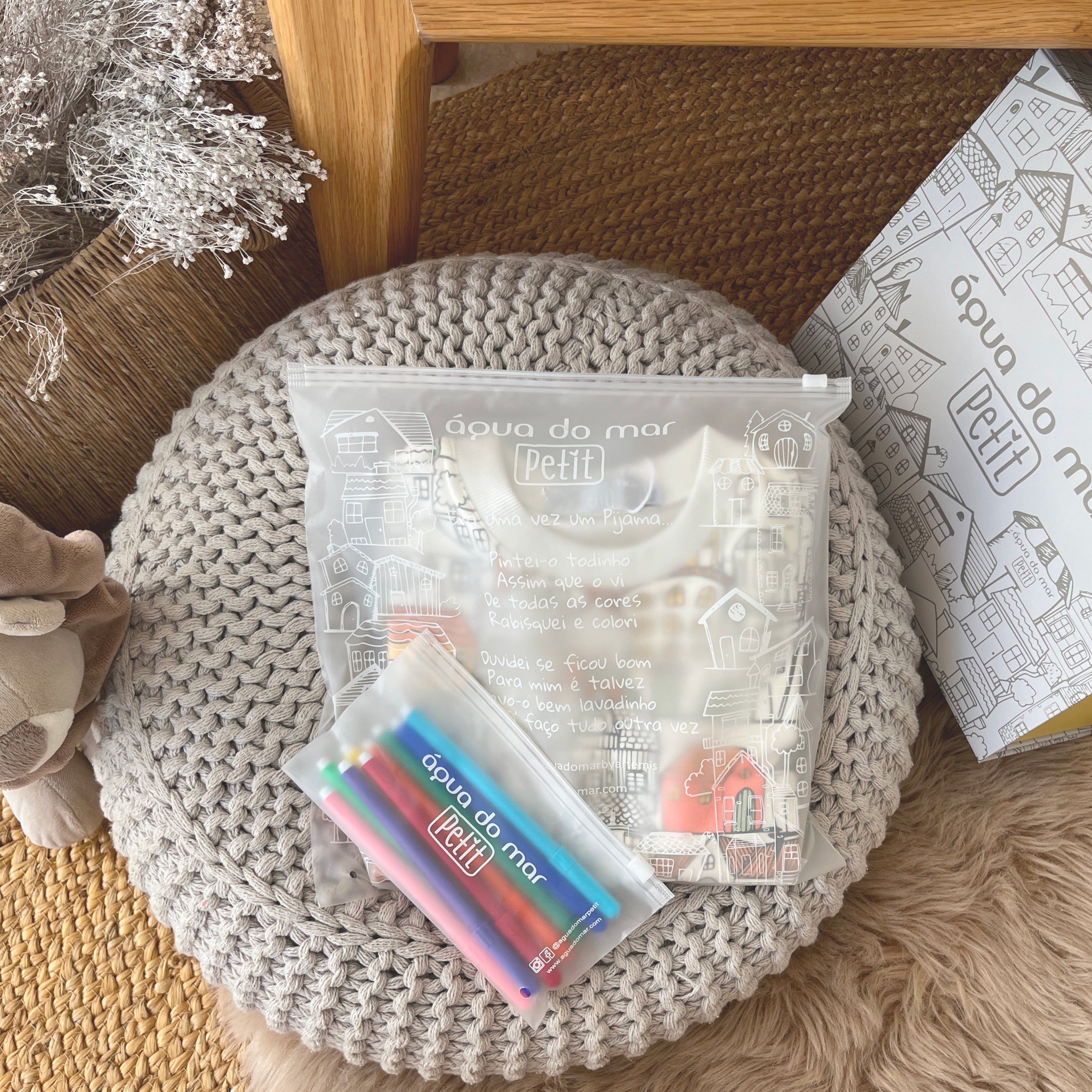 Kit Pijama Casinha - kit criativo para crianças com pijama para colorir e casinha montável