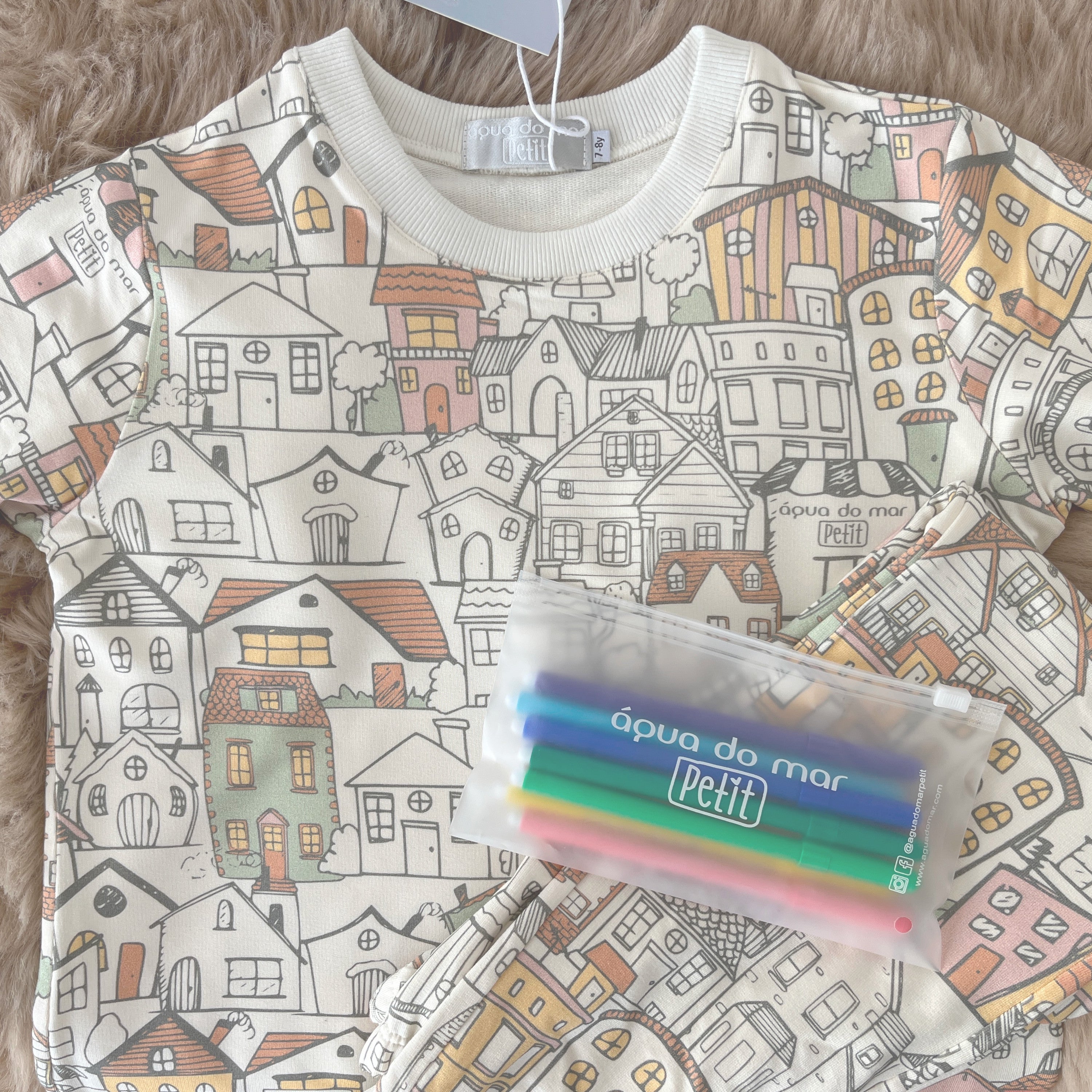 Kit Pijama Casinha - kit criativo para crianças com pijama para colorir e casinha montável