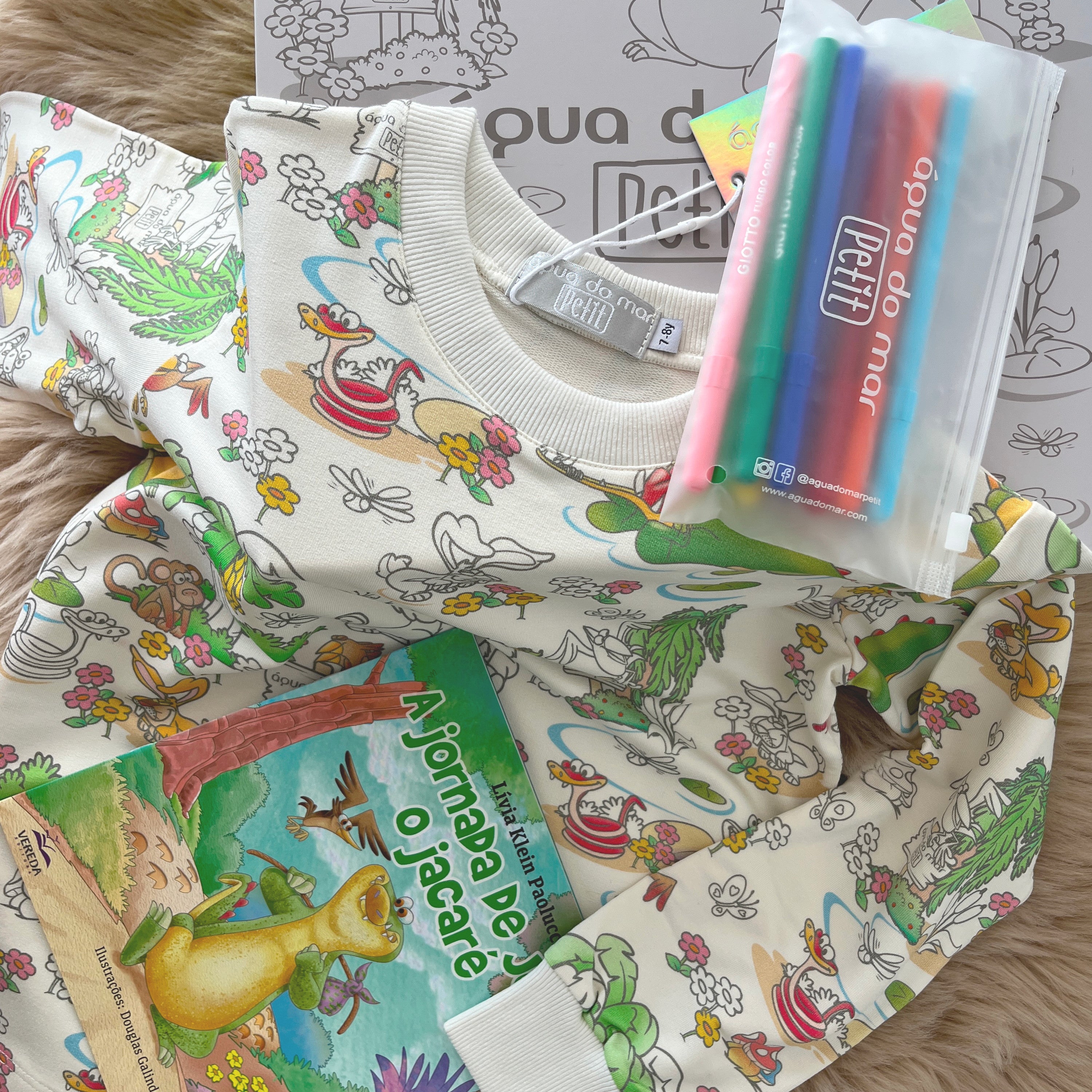 Kit Pijama Croco - kit infantil com pijama para colorir e livro