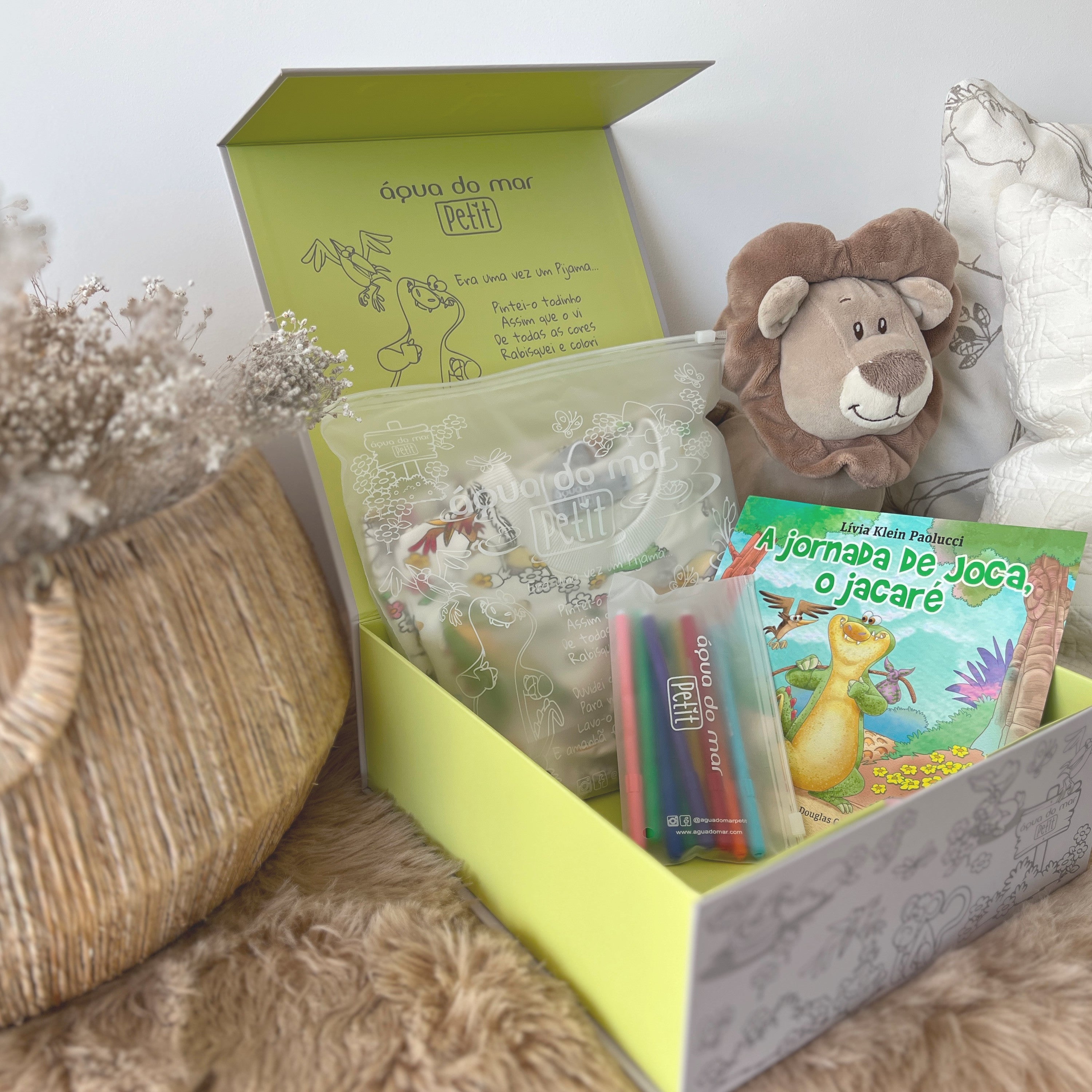 Kit Pijama Croco - kit infantil com pijama para colorir e livro