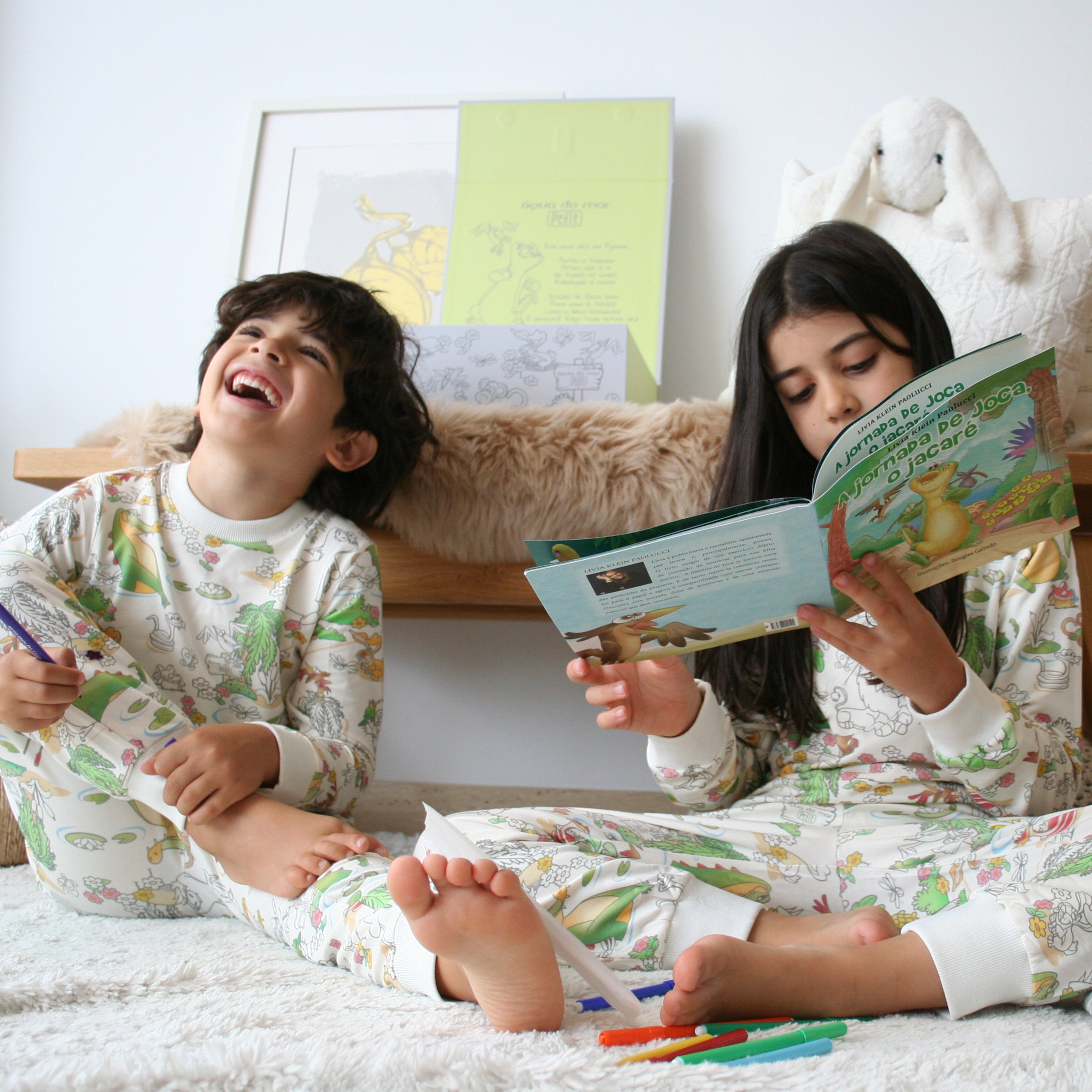 Kit Pijama Croco - kit infantil com pijama para colorir e livro