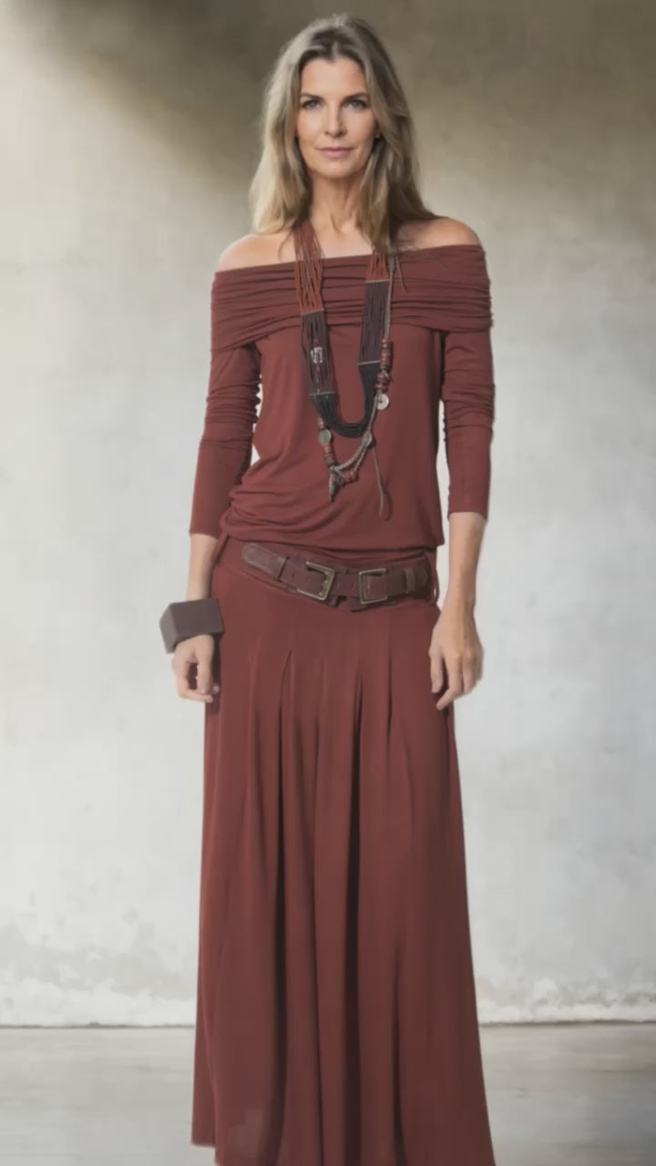 Isadora - Blusa decote ombro a ombro e manga comprida na cor cabernet
