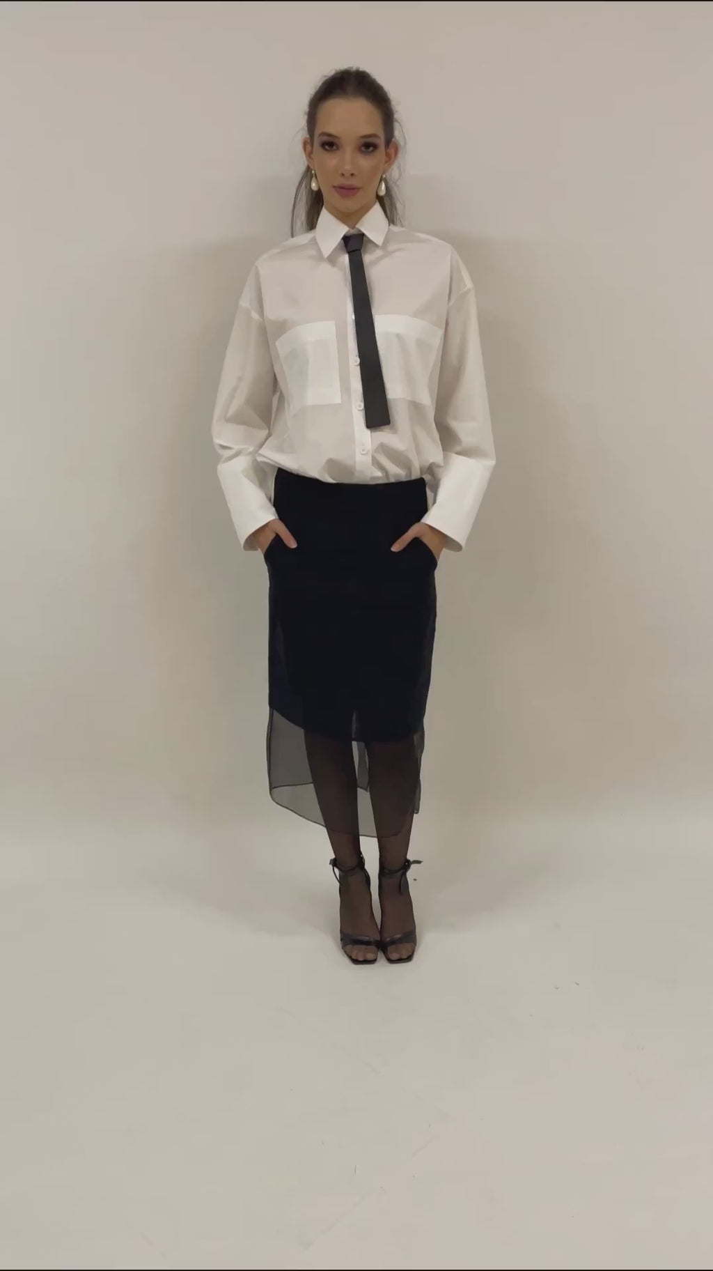 Lines - Saia em linho e organza